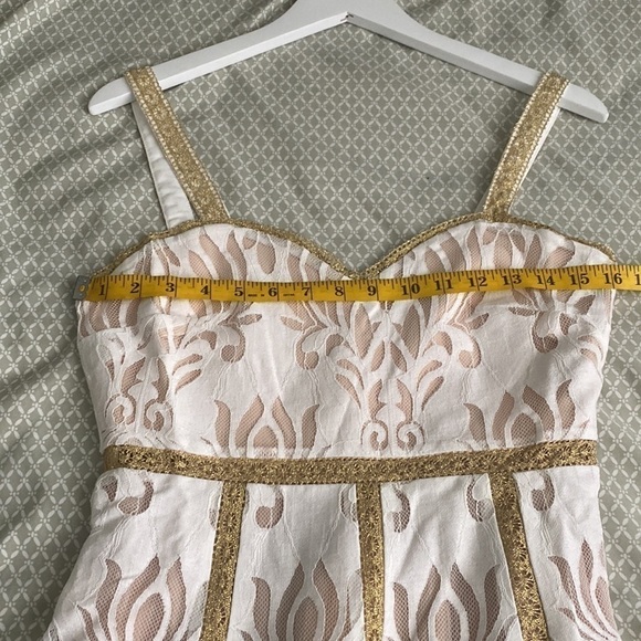 NEW FOXIEDOX LACE OVERLAY MAXI DRESS WHITE METALLIC GOLD EYELASH HEM | Small - Picture 14 of 17